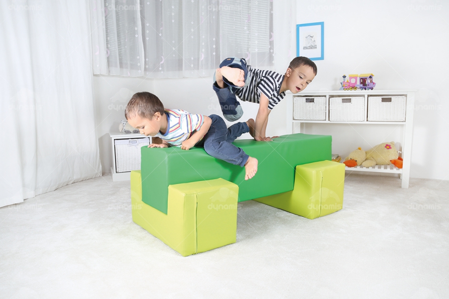 U BARRIER SET WITH BEAM (2)