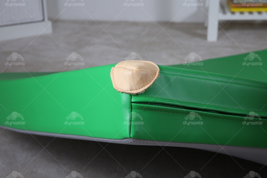 MAT WITH LEATHER CORNERS (3)